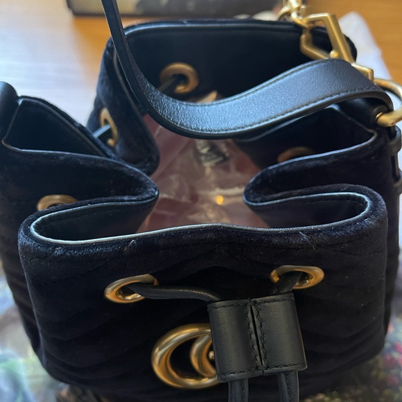 Gucci GG Marmont Matelasse Velvet Bucket Bag - Picture 7 of 7